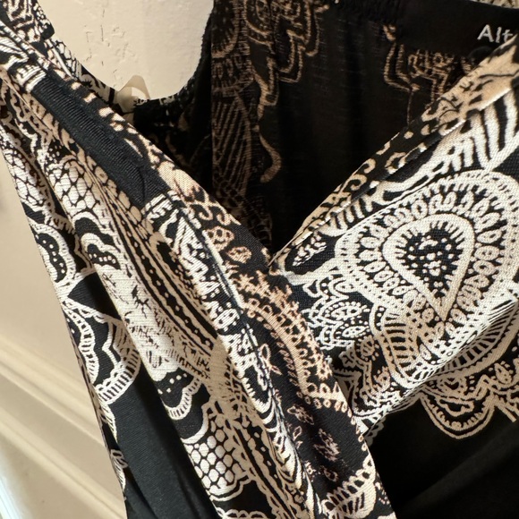 BOHO Strappy Jumpsuit Size Small. Gently used in excellent condition! - Picture 6 of 12